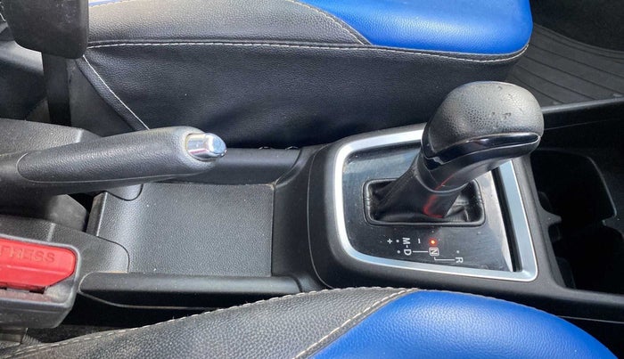 2018 Maruti Swift VXI AMT, Petrol, Automatic, 81,056 km, Gear Lever