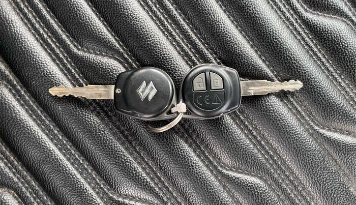 2018 Maruti Swift VXI AMT, Petrol, Automatic, 72,198 km, Key Close Up