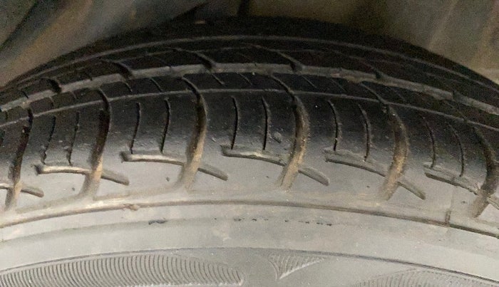 2012 Honda Brio S MT, Petrol, Manual, 67,190 km, Left Rear Tyre Tread