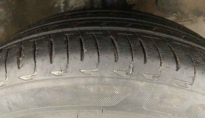 2012 Honda Brio S MT, Petrol, Manual, 67,190 km, Right Front Tyre Tread