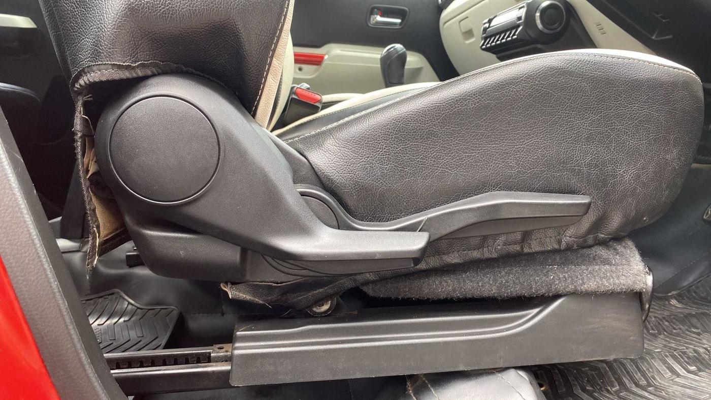 2017 Maruti IGNIS ALPHA 1.2, Petrol, Manual, 20,507 km, Driver Side Adjustment Panel