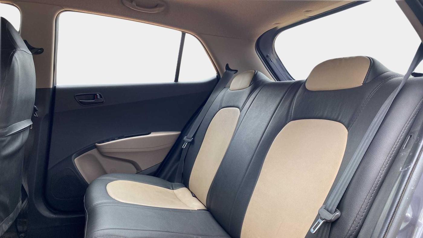 2015 Hyundai Grand i10 MAGNA 1.2 KAPPA VTVT, Petrol, Manual, 32,237 km, Right Side Rear Door Cabin