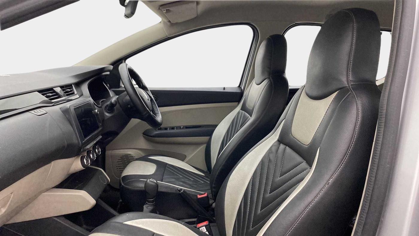 2020 Renault TRIBER RXT AMT, Petrol, Automatic, 45,777 km, Right Side Front Door Cabin