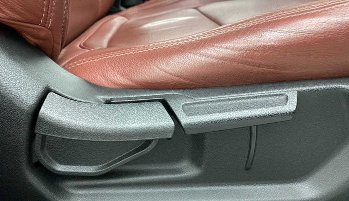 2021 Hyundai VENUE SX PLUS 1.0 TURBO DCT, Petrol, Automatic, 24,873 km, Driver Side Adjustment Panel