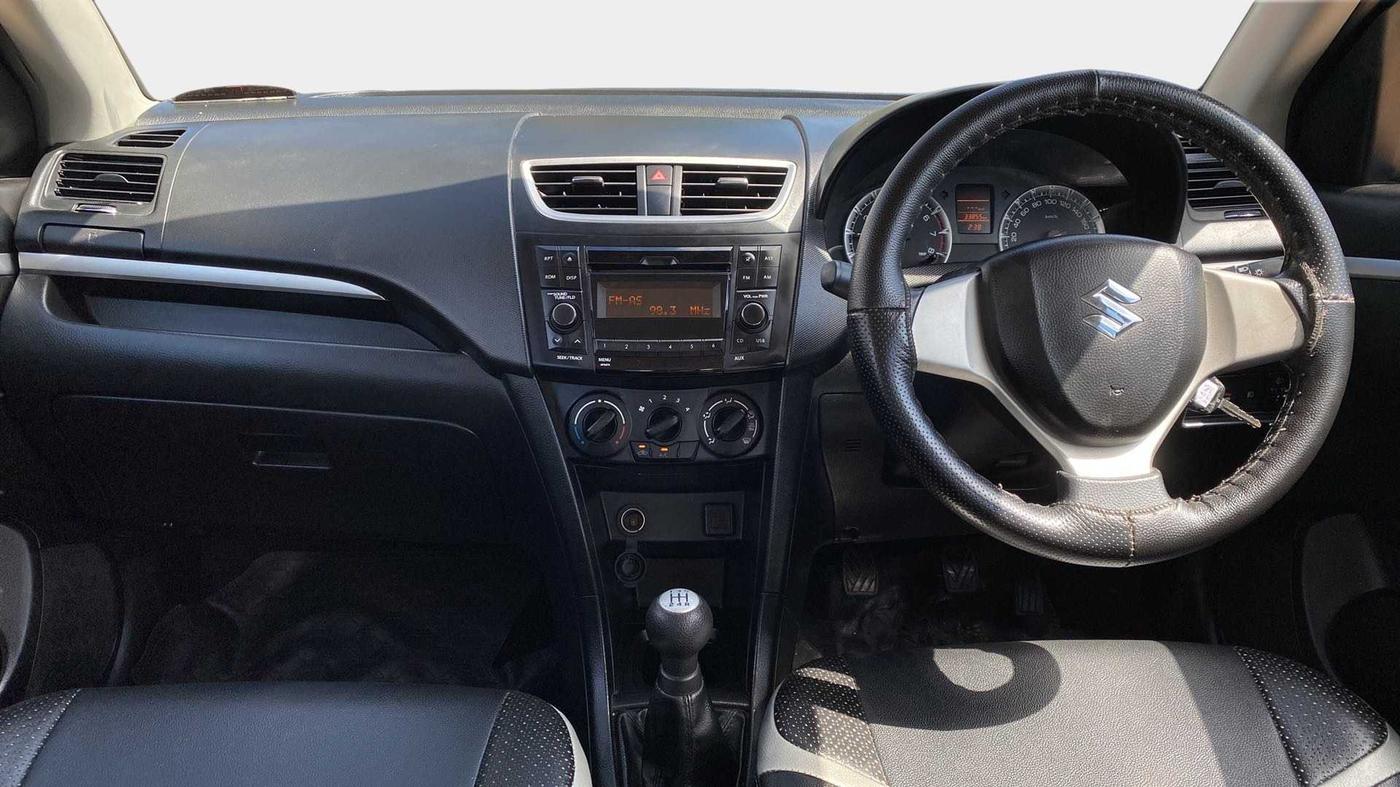 2015 Maruti Swift VXI, Petrol, Manual, 33,868 km, Dashboard