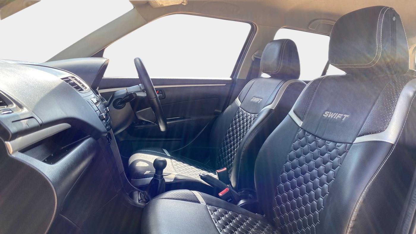 2015 Maruti Swift VXI, Petrol, Manual, 33,868 km, Right Side Front Door Cabin