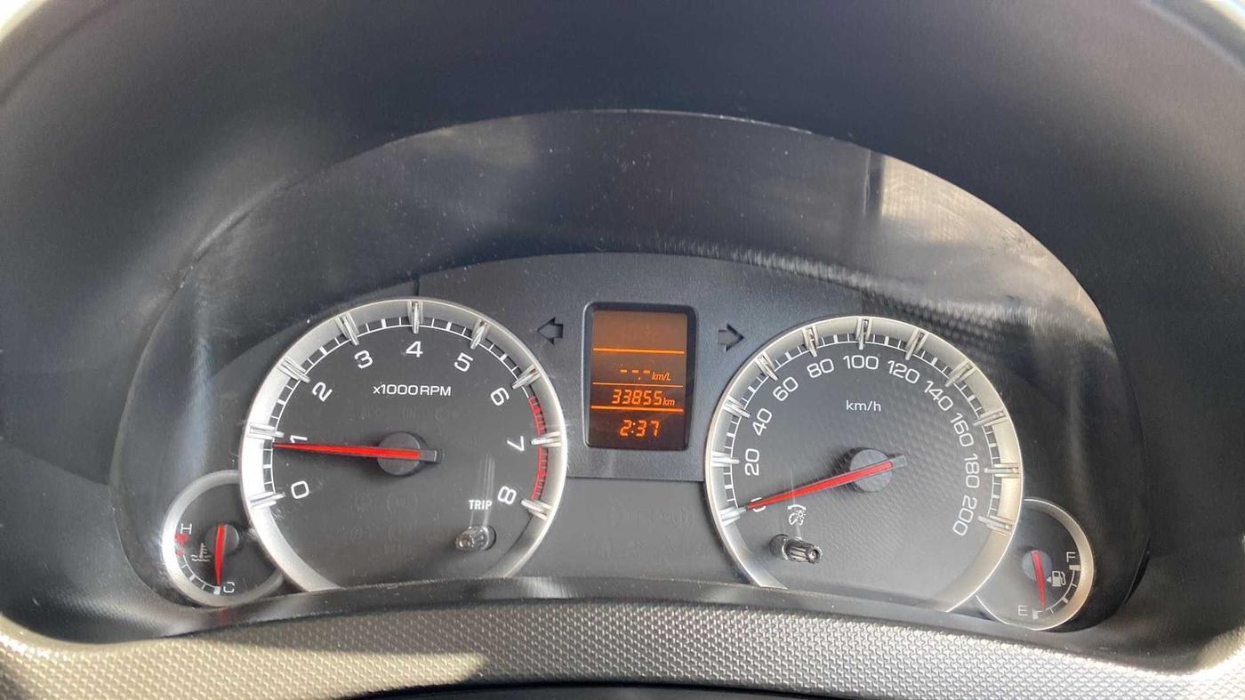 2015 Maruti Swift VXI, Petrol, Manual, 33,868 km, Odometer Image