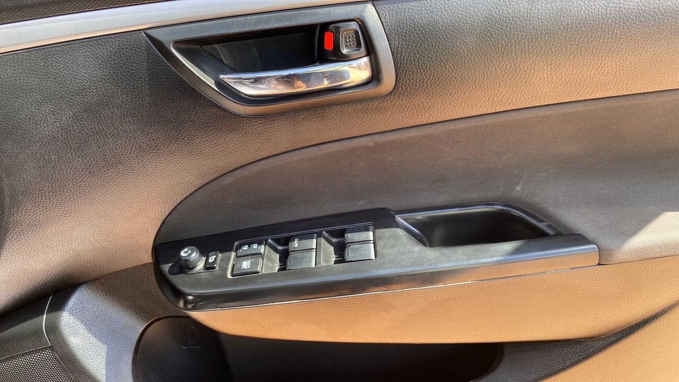 2015 Maruti Swift VXI, Petrol, Manual, 33,868 km, Driver Side Door Panels Control
