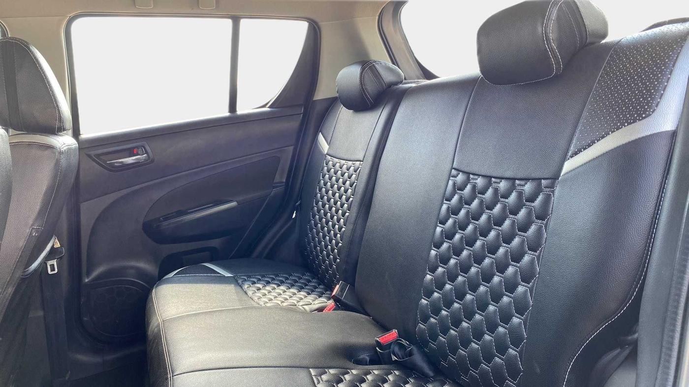 2015 Maruti Swift VXI, Petrol, Manual, 33,868 km, Right Side Rear Door Cabin