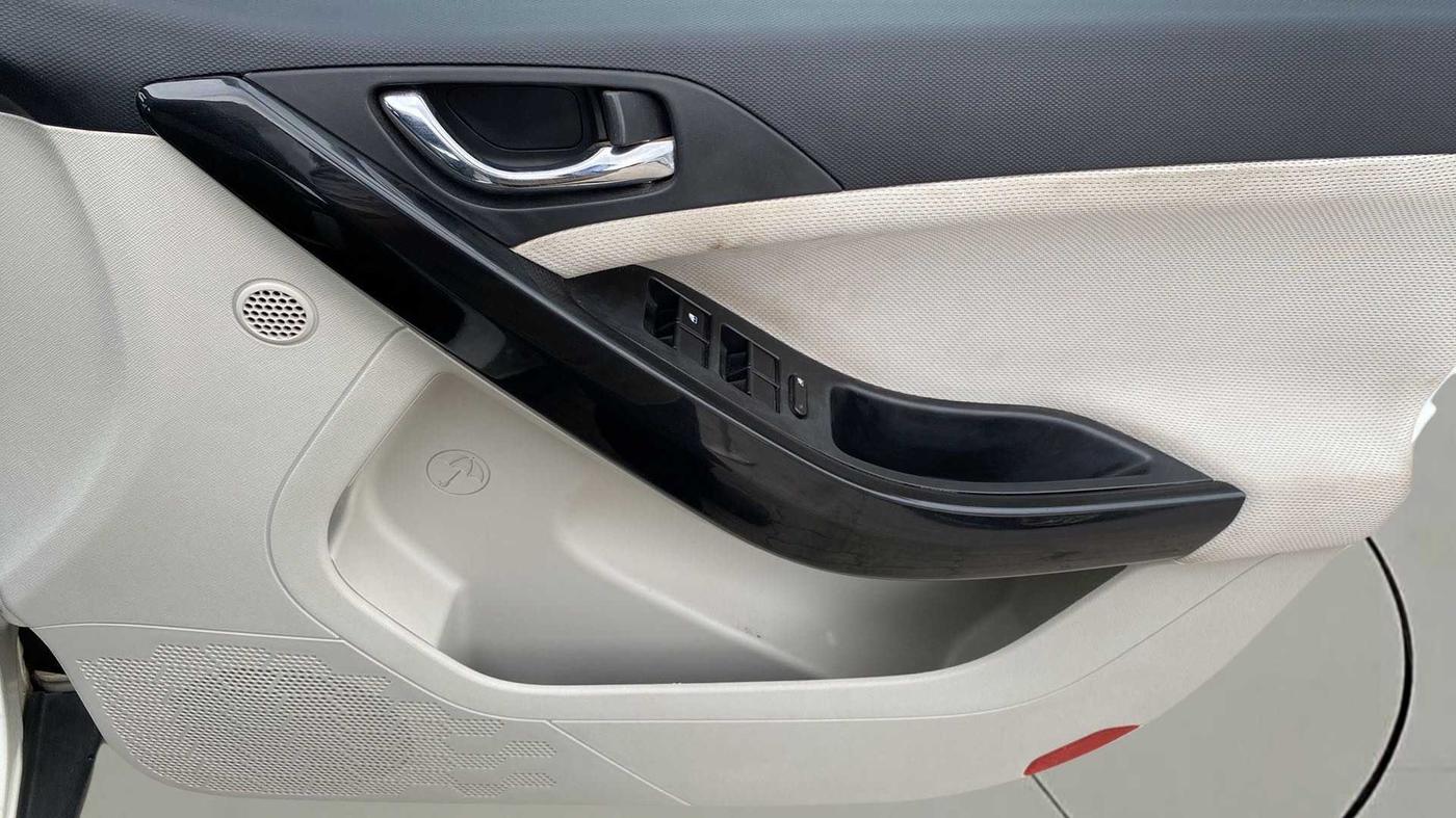 2021 Tata NEXON XZA PLUS DIESEL, Diesel, Automatic, 50,495 km, Driver Side Door Panels Control