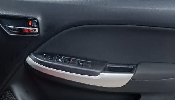 2017 Maruti Baleno DELTA PETROL 1.2, Petrol, Manual, 31,714 km, Driver Side Door Panels Control
