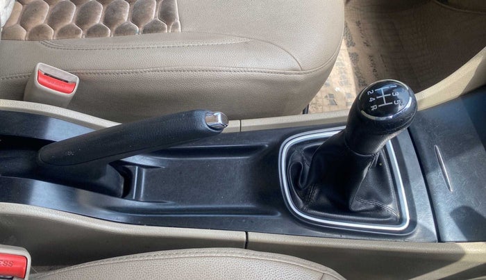 2017 Maruti Ciaz ZETA DIESEL 1.3, Diesel, Manual, 70,635 km, Gear Lever