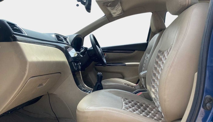 2017 Maruti Ciaz ZETA DIESEL 1.3, Diesel, Manual, 70,635 km, Right Side Front Door Cabin