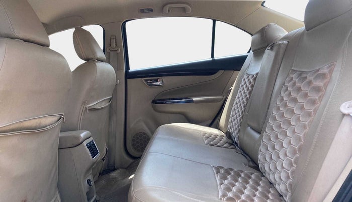 2017 Maruti Ciaz ZETA DIESEL 1.3, Diesel, Manual, 70,635 km, Right Side Rear Door Cabin