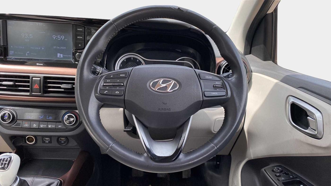 2020 Hyundai AURA SX 1.2 (O), Petrol, Manual, 41,269 km, Steering Wheel Close Up
