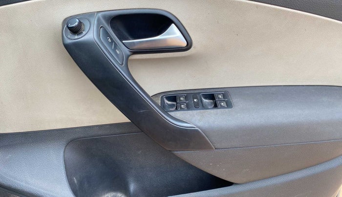 2013 Volkswagen Polo HIGHLINE1.2L, Petrol, Manual, 83,313 km, Driver Side Door Panels Control