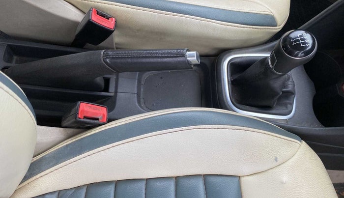 2013 Volkswagen Polo HIGHLINE1.2L, Petrol, Manual, 83,313 km, Gear Lever