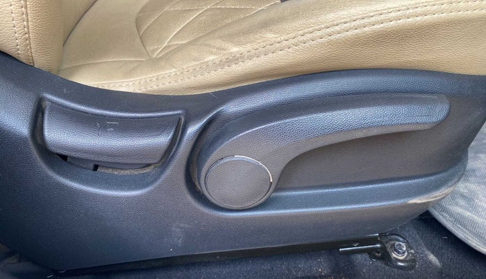 2016 Hyundai Creta S PLUS 1.4 DIESEL, Diesel, Manual, 46,534 km, Driver Side Adjustment Panel