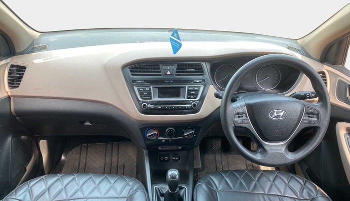 2016 Hyundai Elite i20 MAGNA 1.2, Petrol, Manual, 31,496 km, Dashboard