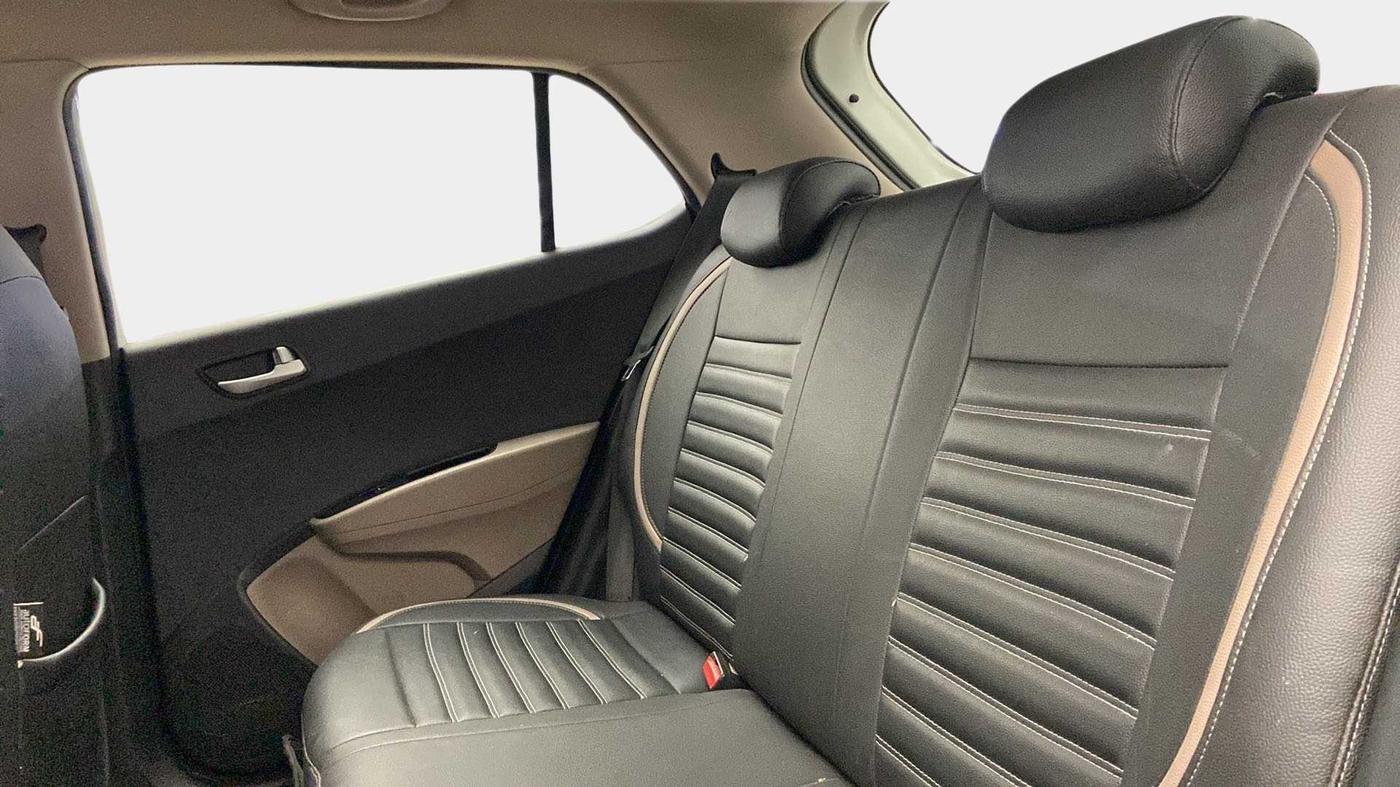 2015 Hyundai Grand i10 ASTA AT 1.2 KAPPA VTVT, Petrol, Automatic, 49,639 km, Right Side Rear Door Cabin