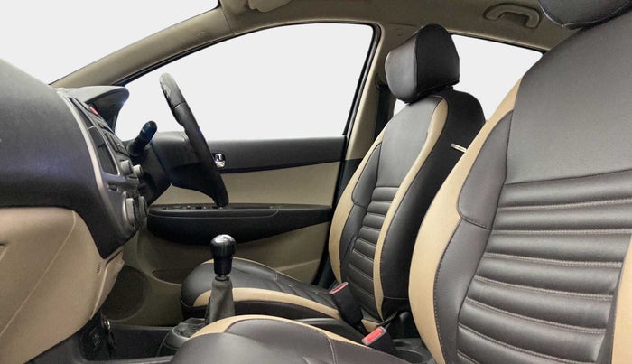 2014 Hyundai i20 SPORTZ 1.2, Petrol, Manual, 78,713 km, Right Side Front Door Cabin