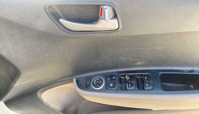 2014 Hyundai Grand i10 ASTA 1.2 KAPPA VTVT, Petrol, Manual, 69,497 km, Driver Side Door Panels Control