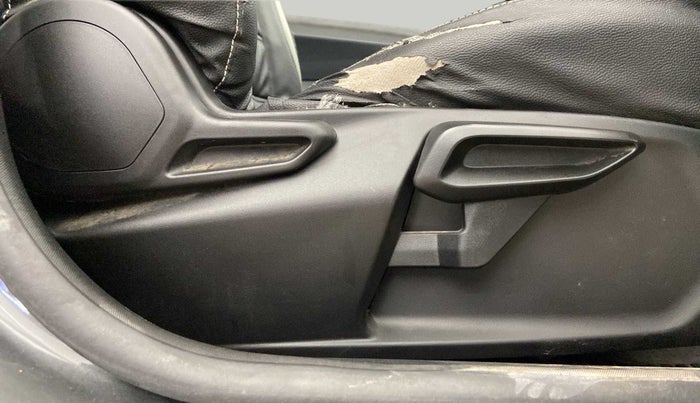 2020 Tata Tiago XZ PLUS PETROL, Petrol, Manual, 18,457 km, Driver Side Adjustment Panel
