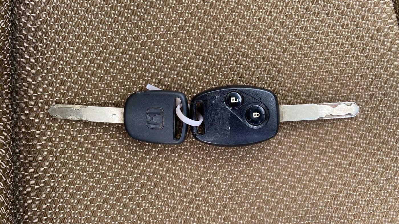 2012 Honda Brio V MT, Petrol, Manual, 68,895 km, Key Close Up