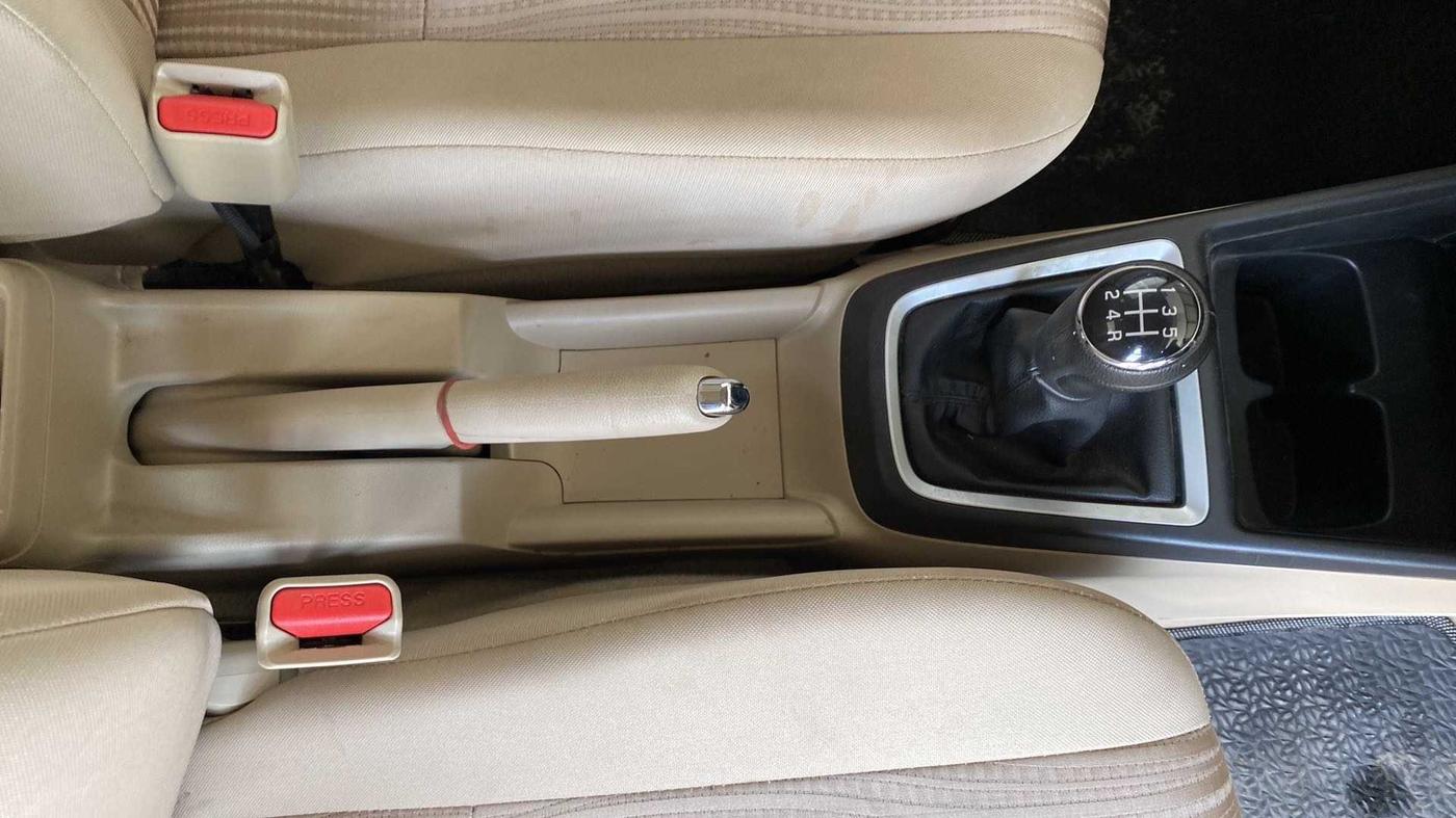 2020 Maruti Dzire VXI, Petrol, Manual, 10,807 km, Gear Lever