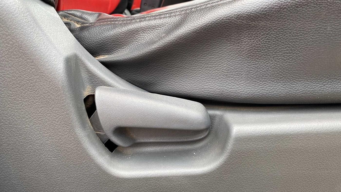 2012 Maruti Wagon R 1.0 LXI, Petrol, Manual, 79,132 km, Driver Side Adjustment Panel