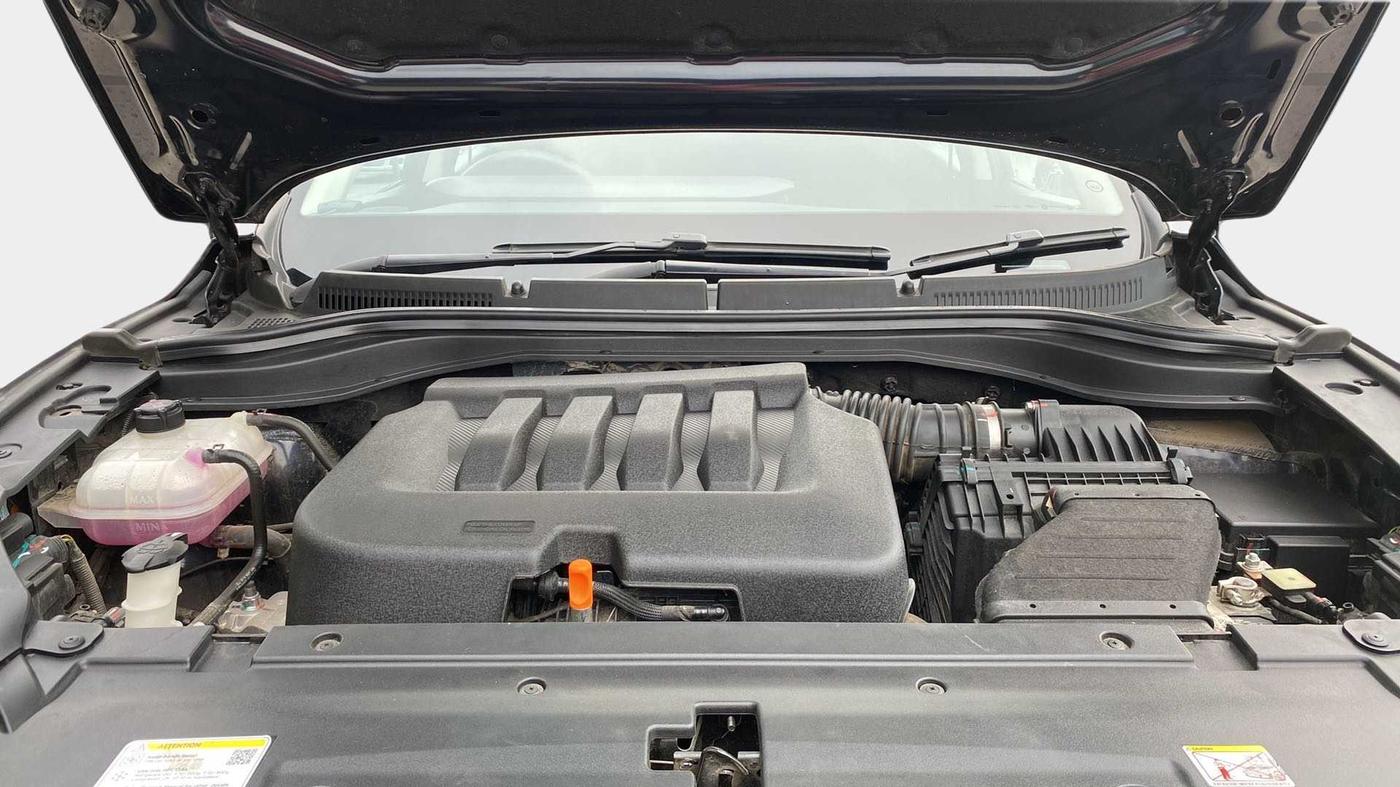 2022 Mahindra XUV700 AX 5 P AT 5 STR, Petrol, Automatic, 16,335 km, Open Bonet