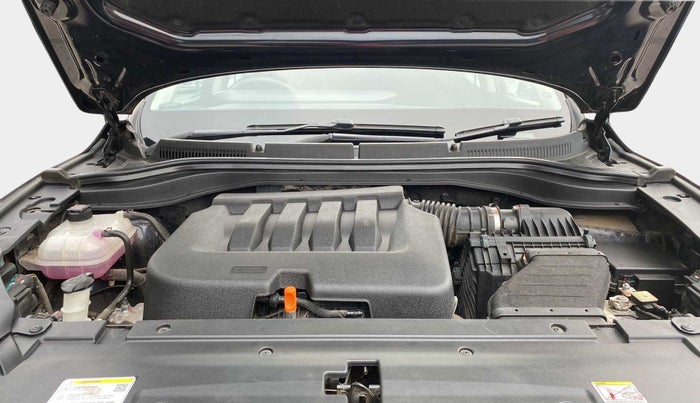 2022 Mahindra XUV700 AX 5 P AT 5 STR, Petrol, Automatic, 16,335 km, Open Bonet