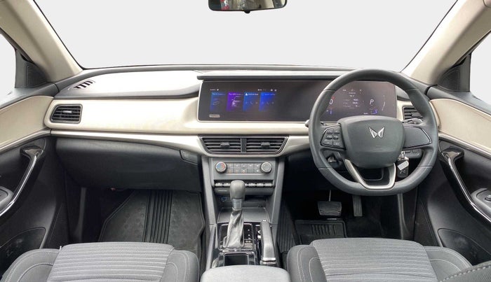 2022 Mahindra XUV700 AX 5 P AT 5 STR, Petrol, Automatic, 16,335 km, Dashboard