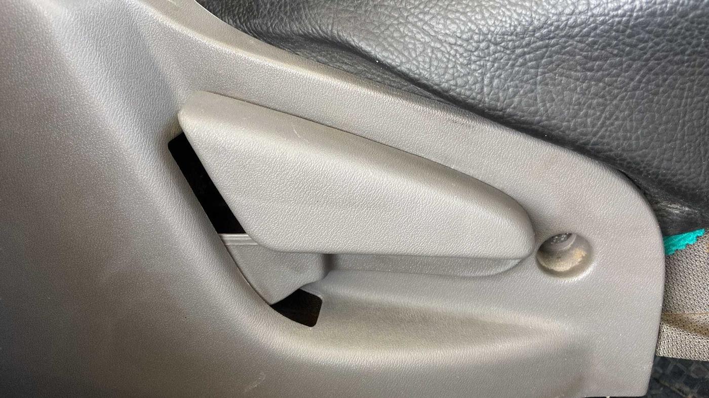 2015 Datsun Go T, Petrol, Manual, 92,116 km, Driver Side Adjustment Panel