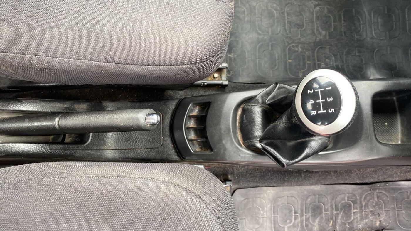 2016 Maruti Wagon R 1.0 VXI, Petrol, Manual, 58,967 km, Gear Lever