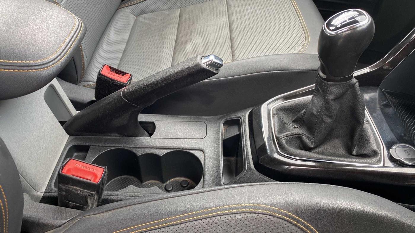 2022 Skoda KUSHAQ STYLE 1.0L TSI MT, Petrol, Manual, 13,974 km, Gear Lever