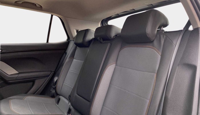 2022 Skoda KUSHAQ STYLE 1.0L TSI MT, Petrol, Manual, 13,974 km, Right Side Rear Door Cabin