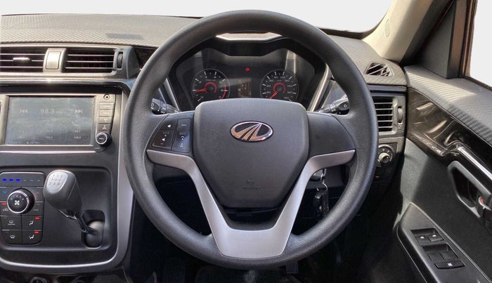 2017 Mahindra KUV 100 NXT K8 P 6 STR, Petrol, Manual, 29,151 km, Steering Wheel Close Up