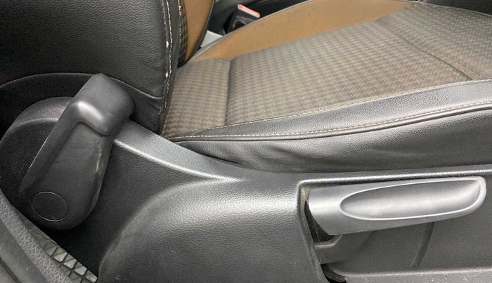 2017 Volkswagen Polo HIGHLINE PLUS 1.2(16 ALLOY, Petrol, Manual, 80,371 km, Driver Side Adjustment Panel