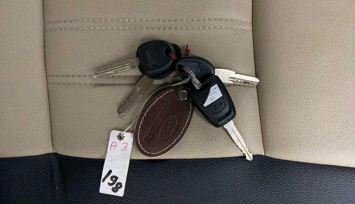 2019 Hyundai NEW SANTRO SPORTZ MT, Petrol, Manual, 24,771 km, Key Close Up