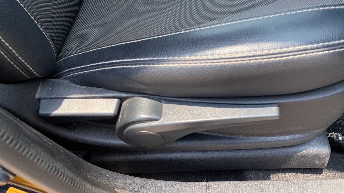 2019 Tata TIGOR XZA PLUS PETROL, Petrol, Automatic, 59,953 km, Driver Side Adjustment Panel