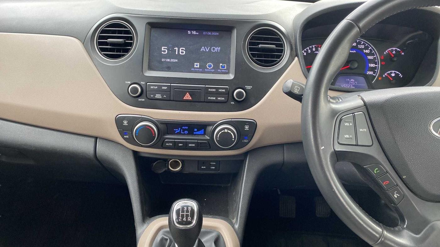 2017 Hyundai Grand i10 ASTA 1.2 KAPPA VTVT, Petrol, Manual, 45,448 km, Dashboard