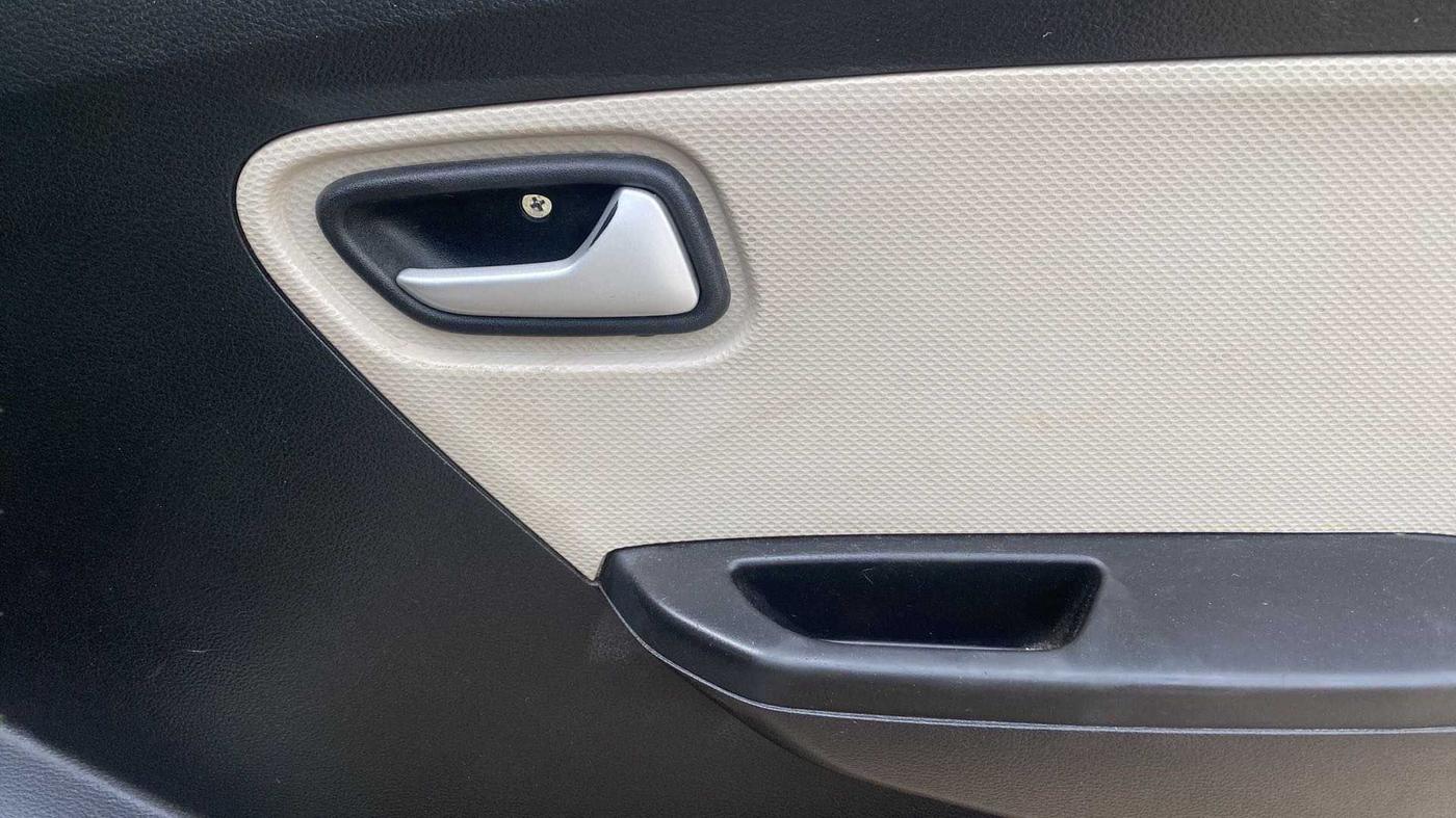 2020 Maruti Alto VXI, Petrol, Manual, 9,065 km, Driver Side Door Panels Control