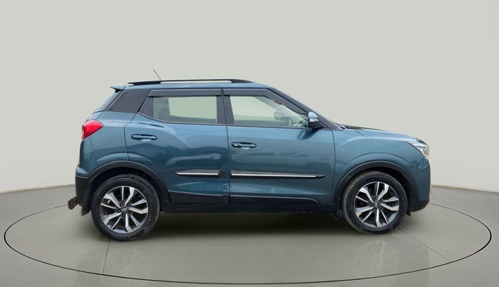 2021 Mahindra XUV300 W8 (O) 1.2 PETROL, Petrol, Manual, 21,374 km, Right Side View