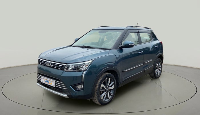 2021 Mahindra XUV300 W8 (O) 1.2 PETROL, Petrol, Manual, 21,374 km, Left Front Diagonal