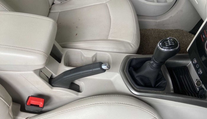 2021 Mahindra XUV300 W8 (O) 1.2 PETROL, Petrol, Manual, 21,374 km, Gear Lever