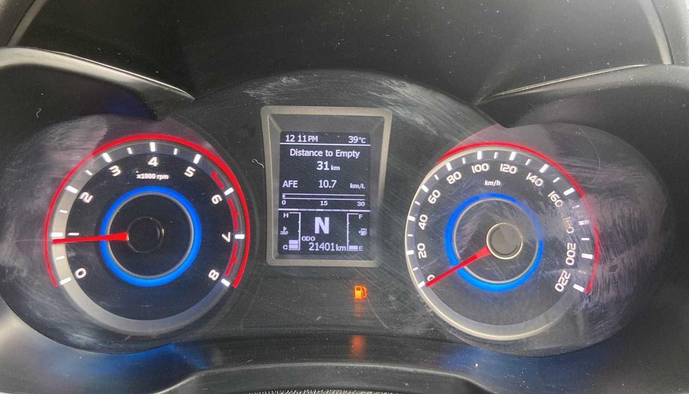 2021 Mahindra XUV300 W8 (O) 1.2 PETROL, Petrol, Manual, 21,374 km, Odometer Image