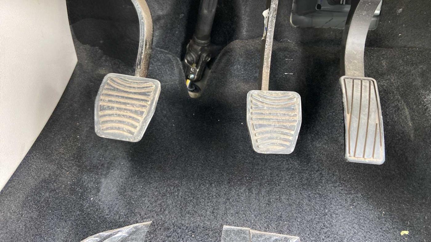 2021 Mahindra XUV300 W8 (O) 1.2 PETROL, Petrol, Manual, 21,374 km, Pedals