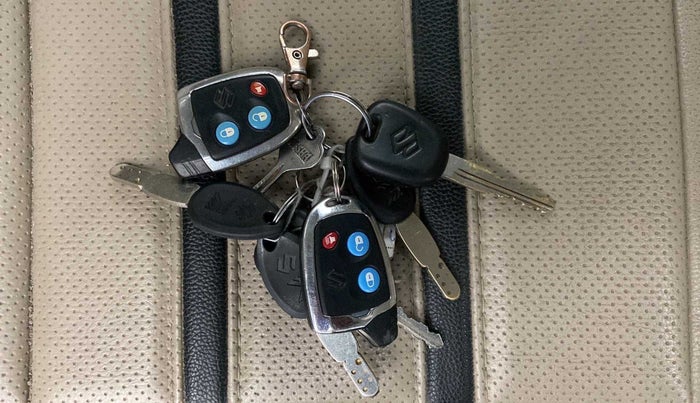 2018 Maruti Wagon R 1.0 LXI CNG, CNG, Manual, 93,315 km, Key Close Up