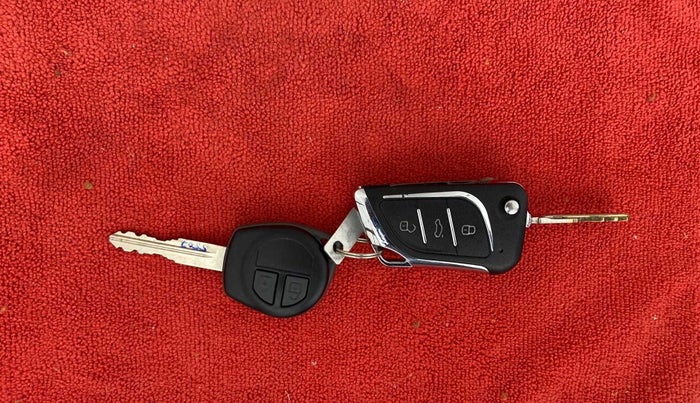 2014 Maruti Swift VXI, Petrol, Manual, 54,507 km, Key Close Up